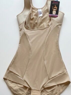 NWT Maidenform FIRM CONTROL ULTIMATE SLIMMER BODYSUIT BEIGE SIZE: L